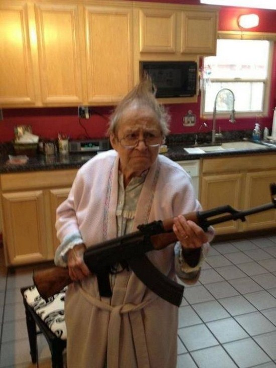 38 Gangster Grandmas 032