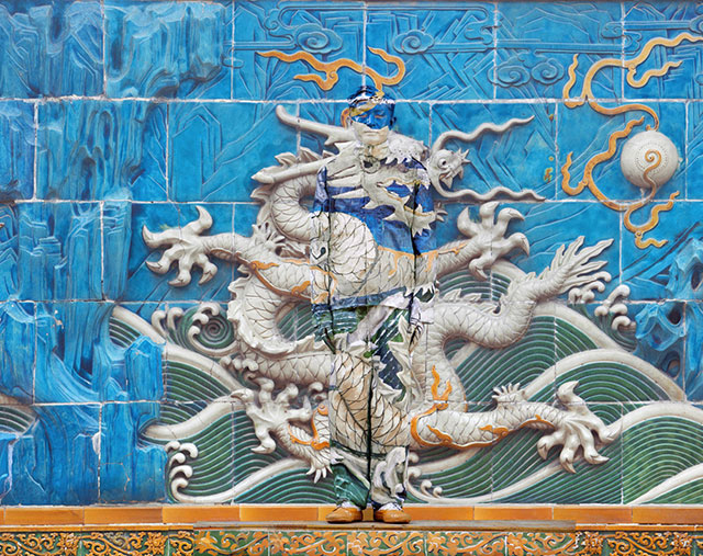Liu Bolin, A Real Life Invisible Man 011