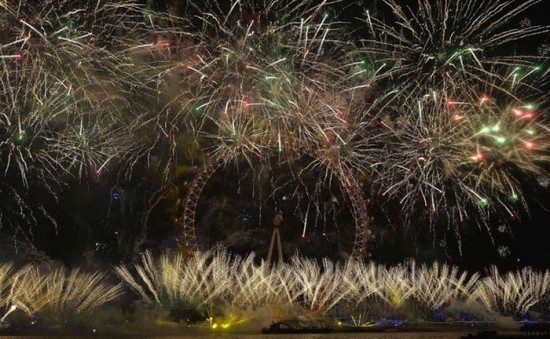 New Year’s eve fireworks around the world 025