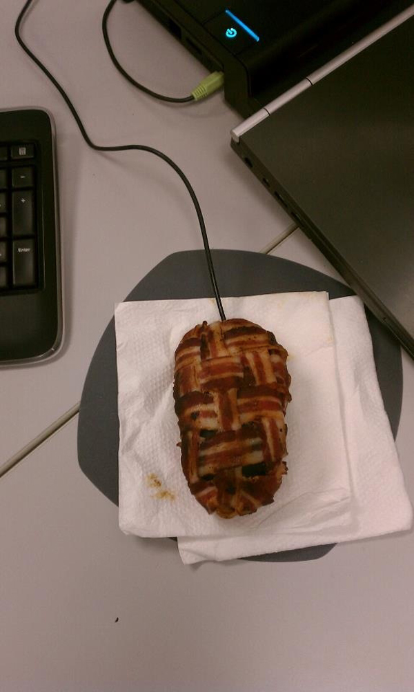 12 Hilarious and Crazy Office Pranks 001