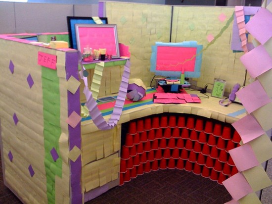 12 Hilarious and Crazy Office Pranks 008