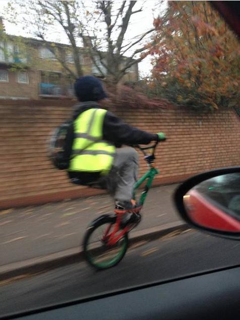 22 of the Best Things Ever Spotted on the Daily Commute 016