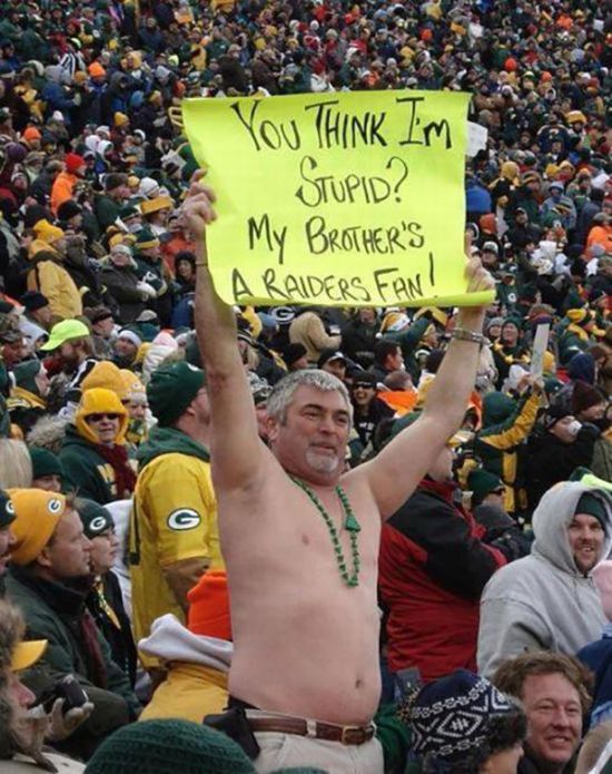 24 Funny and good sporting event signs 011