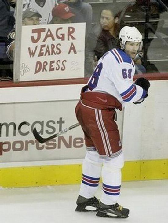 24 Funny and good sporting event signs 018