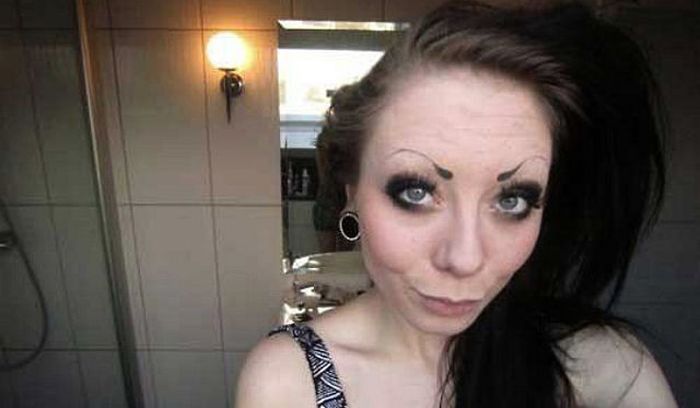 34 Scary and Weird eyebrows 033
