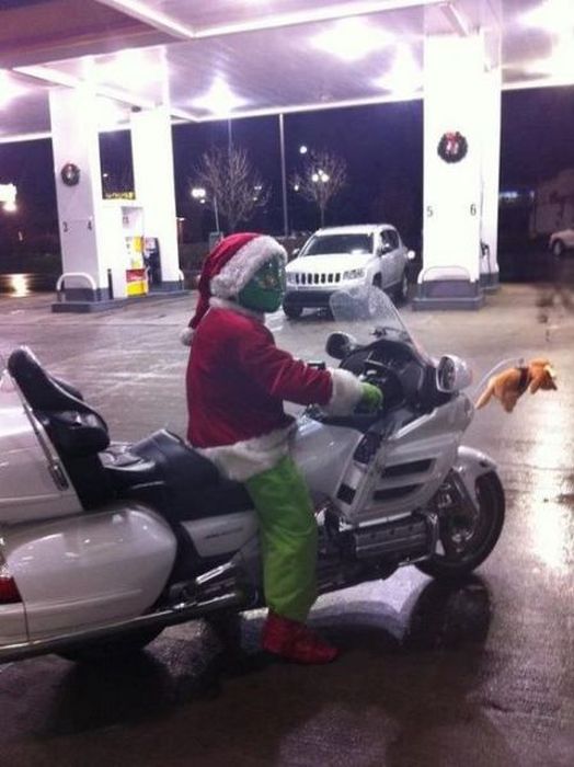 36 WTF photos made at gas stations 003