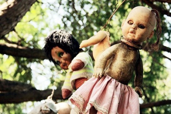 Mexico’s Haunted Island Of The Dolls Is Actually Terrifying 004