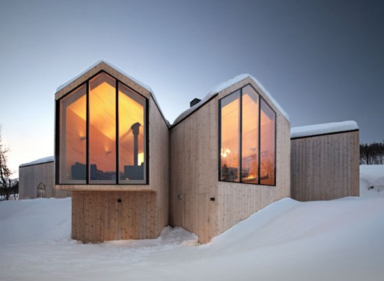 Modern Mountain Lodge by Reiulf Ramstad Arkitekter 001