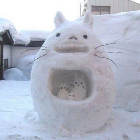 People Having Fun During Winter Snow in Japan 015