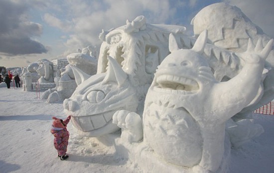 People Having Fun During Winter Snow in Japan 021
