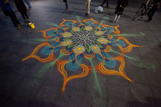 Spontaneous Temporary Sand Paintings by Joe Mangrum 004