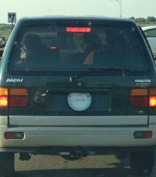 30 Funny License Plates 008