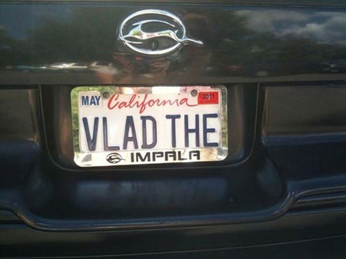 30 Funny License Plates 029