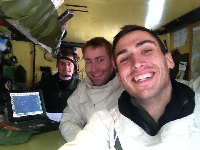 Soldiers from different armies take selfies 007