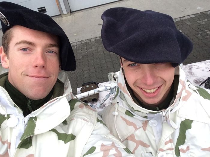 Soldiers from different armies take selfies 018