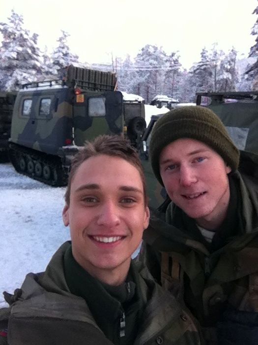 Soldiers from different armies take selfies 028