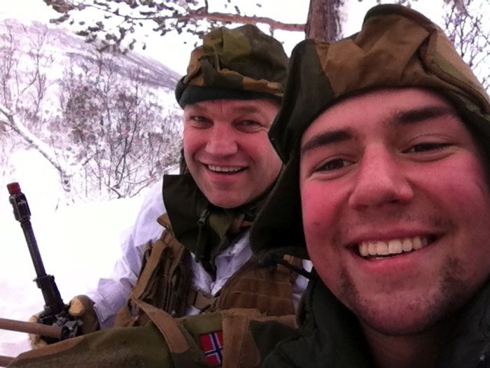 Soldiers from different armies take selfies 041