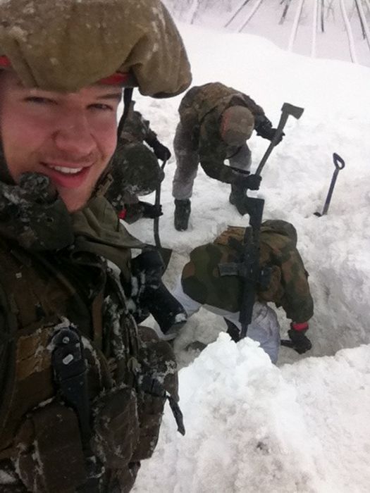 Soldiers from different armies take selfies 045