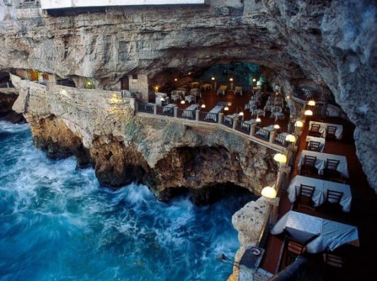 An Amazing Restaurant on The Edge of a Cliff in Italy 001
