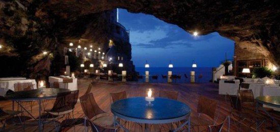 An Amazing Restaurant on The Edge of a Cliff in Italy 007
