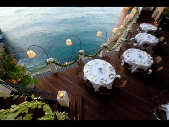 An Amazing Restaurant on The Edge of a Cliff in Italy 009
