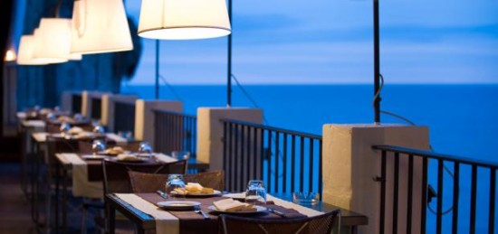 An Amazing Restaurant on The Edge of a Cliff in Italy 013