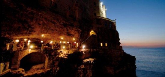 An Amazing Restaurant on The Edge of a Cliff in Italy 014
