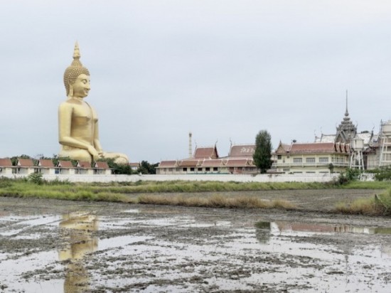 Grand Bouddha Sakayamunee. Ang Thong, Thailande, 92 m