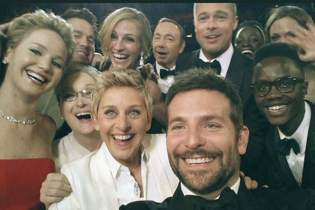 20 Funniest Celebrity Selfies Of All Time 007