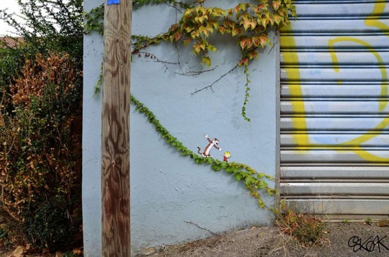 24 Graffiti That Interact With Their Surroundings 008