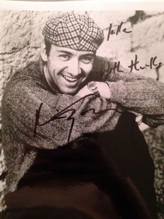 50 Autographs From 50 Iconic Celebrities 022