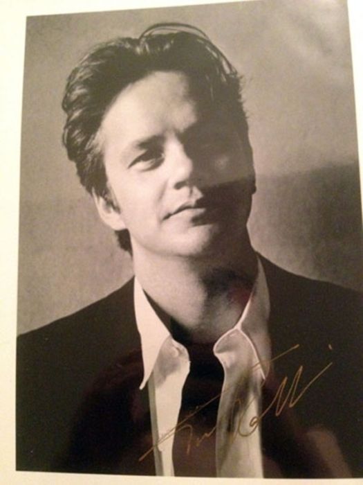 50 Autographs From 50 Iconic Celebrities 025