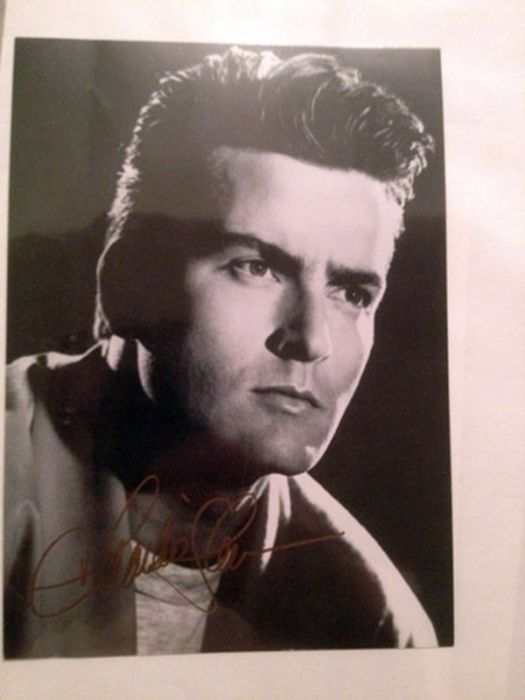 50 Autographs From 50 Iconic Celebrities 038