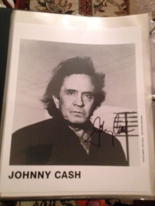 50 Autographs From 50 Iconic Celebrities 044