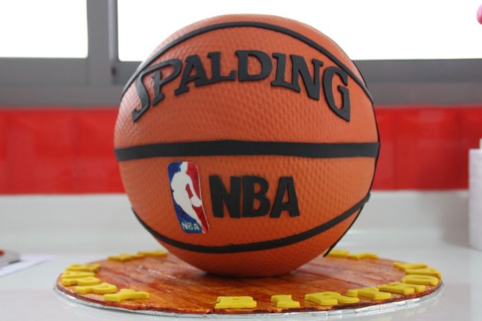 The Coolest Sports Themed Cakes 014