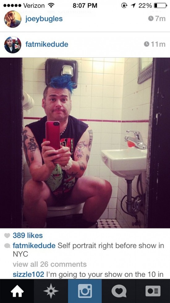 Toilet Selfies Is The Latest Trend 002