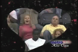16 Absolutely Hilarious Kiss Cam Moments 012