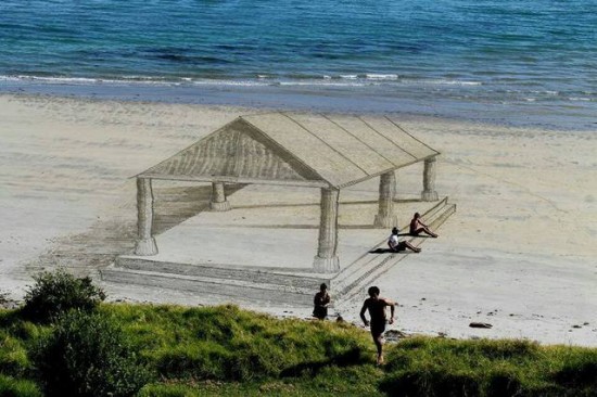 3-D Beach Art That Will Make You Wonder If There's Something In The Water 005