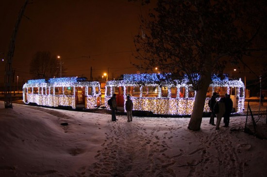 30,000 LED Lights Turn Budapest's Trams Into Futuristic Time Machines 010