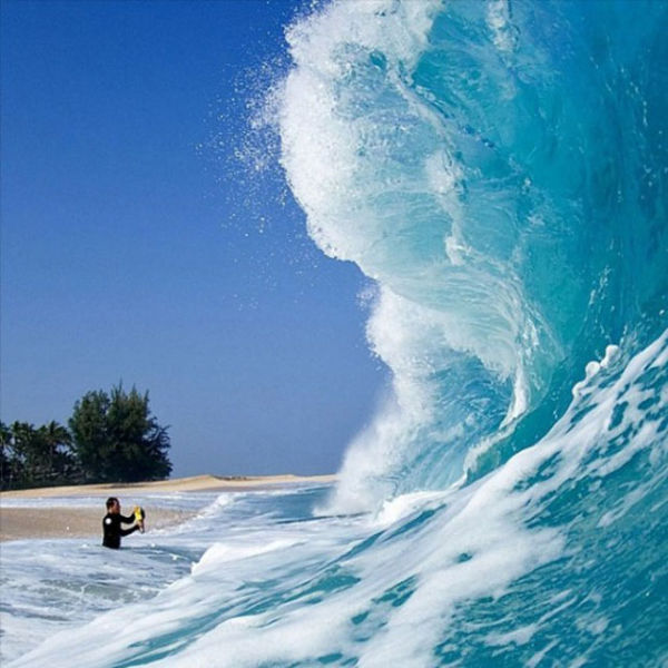 Photos From The Inside Of A Wave 002
