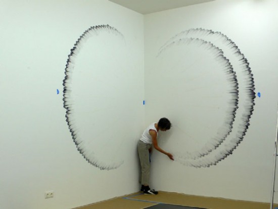 Woman Takes Finger Painting To A Whole New Level  011